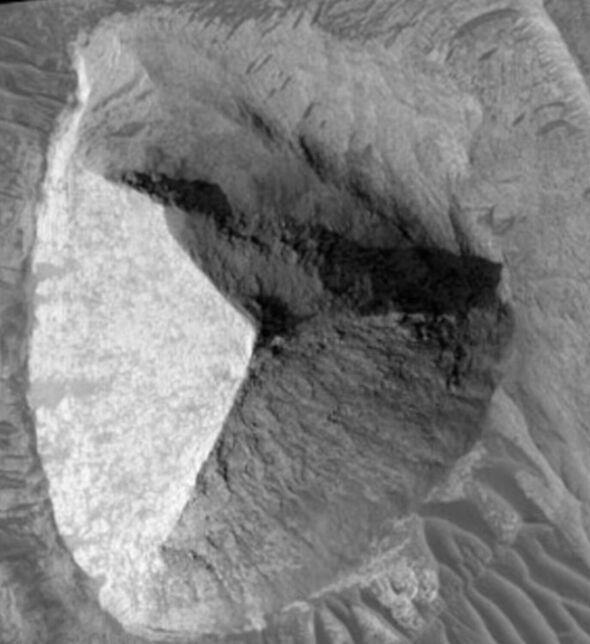Bombshell NASA photo shows 'pyramid same size as Giza' on Mars