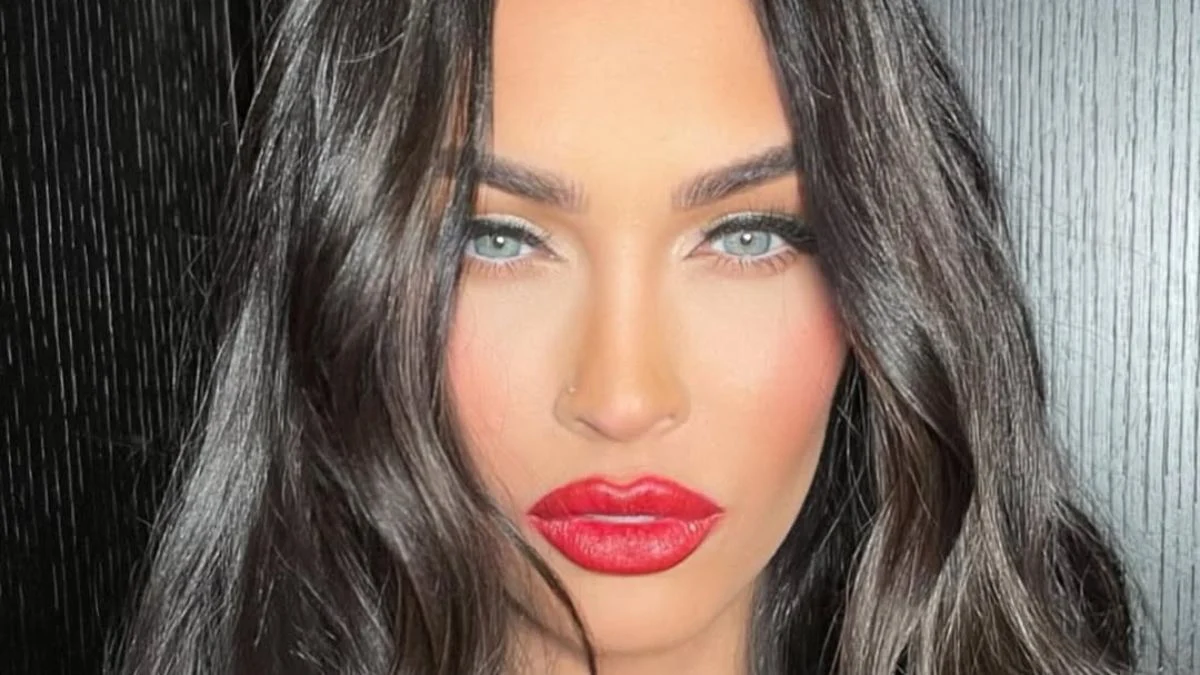 Megan Fox, 39, appears to have wardrobe trouble in micro minidress at event<br><br>