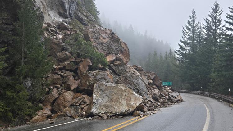 SR 20 closes near Diablo Lake after 200-foot rocks fall on road
