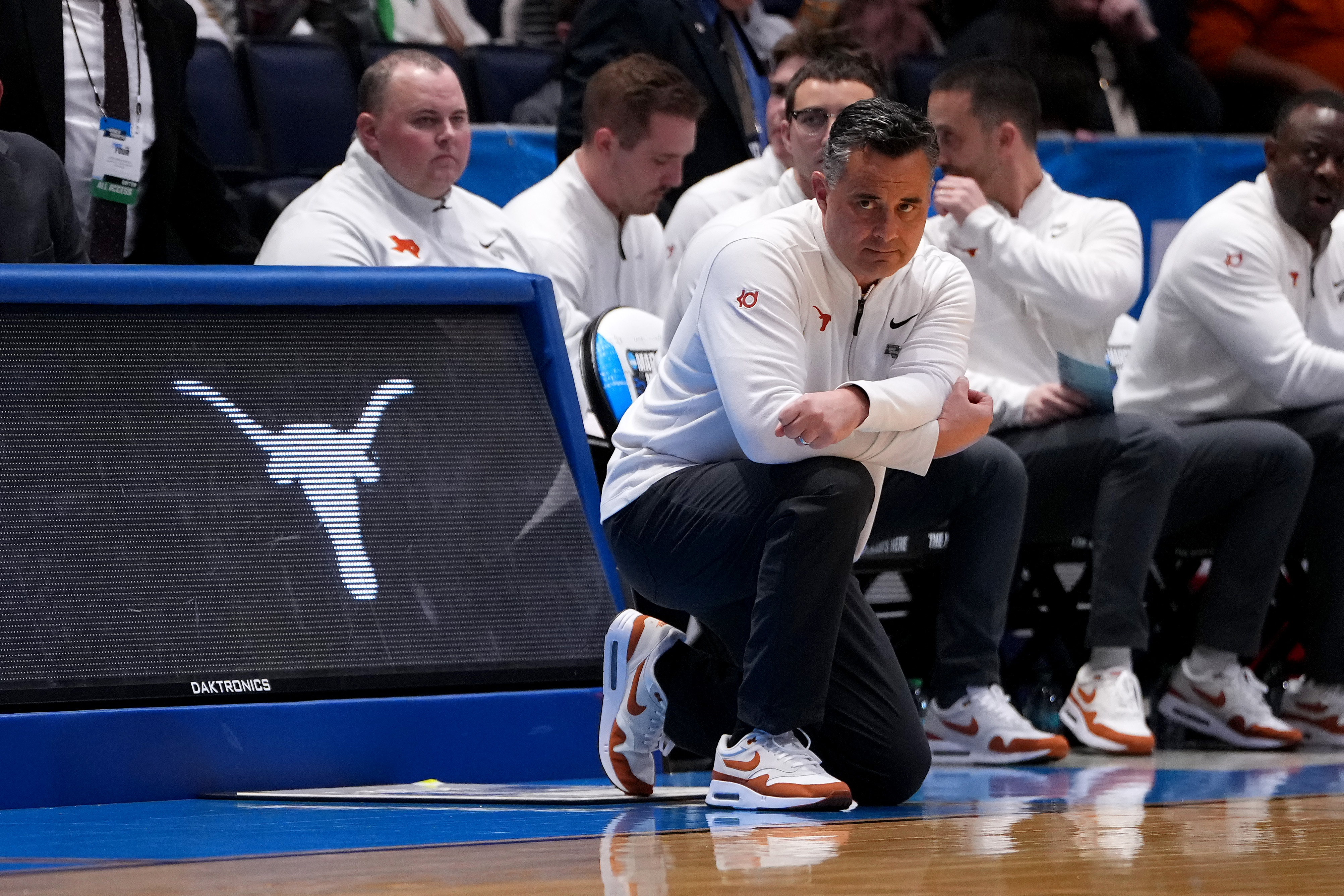 Sean Miller's sideline outburst at assistant goes viral after March ...
