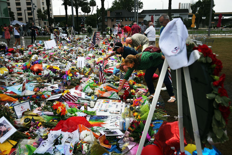 Orlando begins demolishing Pulse nightclub, site of 49 deaths
