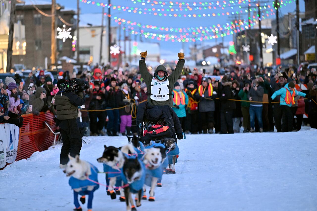 Former reality TV star Jessie Holmes repeats as champion of Iditarod ...
