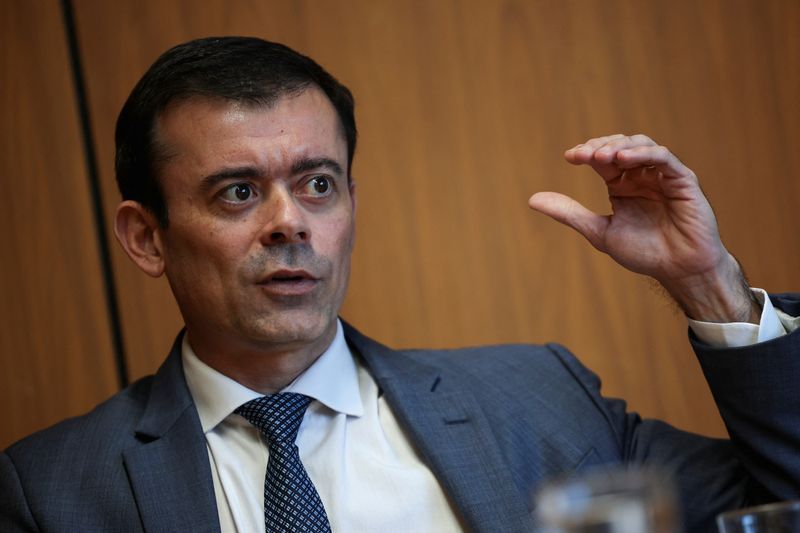 Tesouro faz intervenção histórica nos juros: O que explica medida?