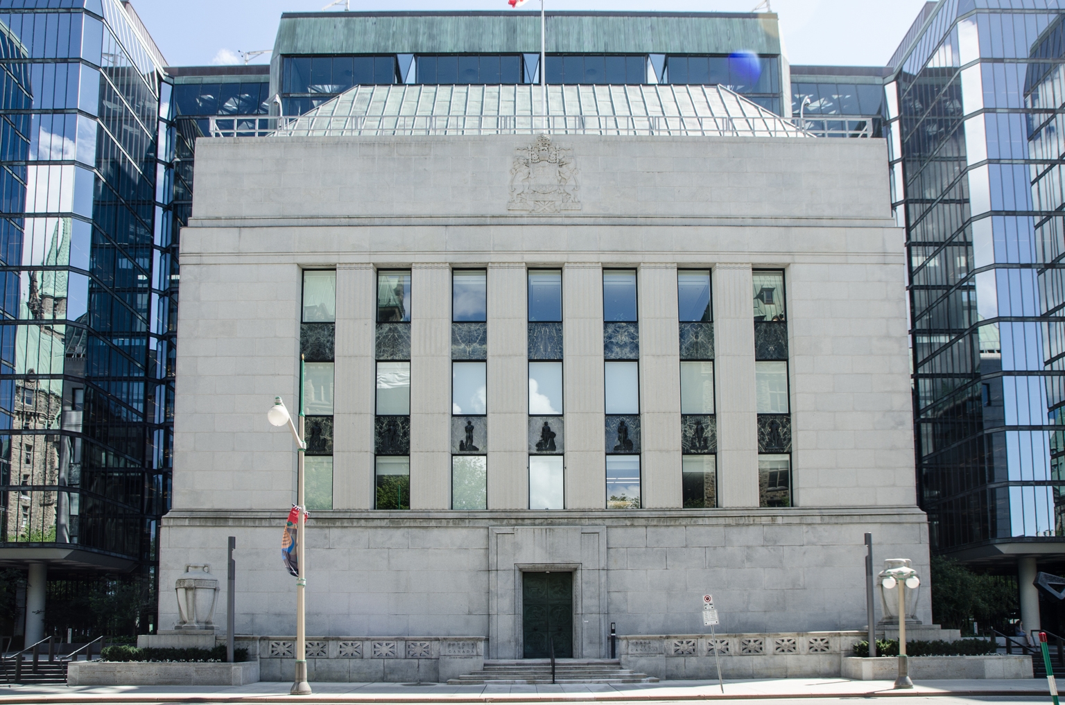 Bank of Canada holds policy rate at 2.25% amid uncertainty over Middle ...