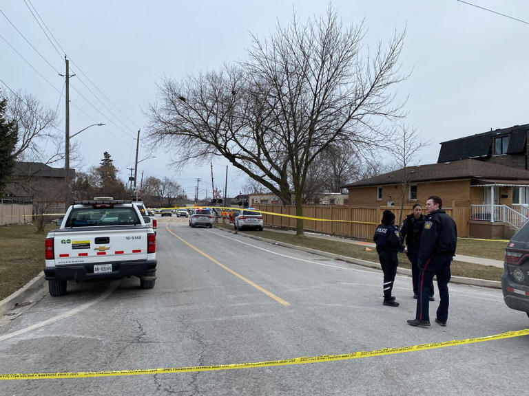 Boy dead after being struck by GO train in Mississauga, police say