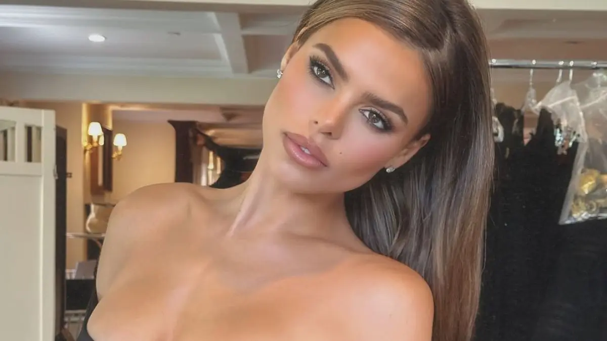 Brooks Nader makes waves in soapy bathtub for new Jukebox ad<br><br>