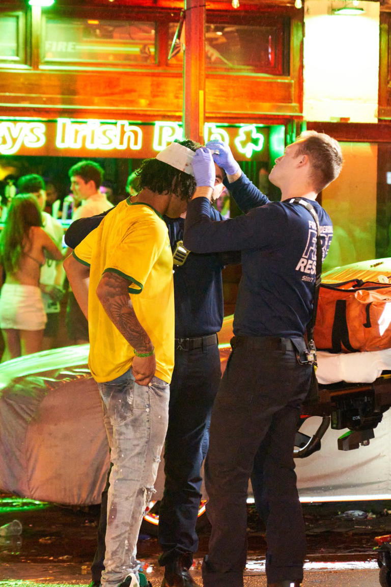 Spring breaker beaten in brawl outside Fort Lauderdale bar, wild video ...