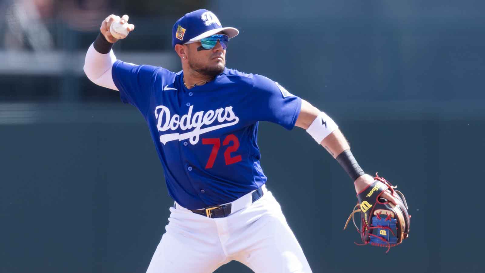 Writer apologizes after Dodgers’ Miguel Rojas breaks silence on