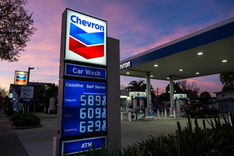 Vance warns of ‘rough road ahead’ with soaring oil prices — and hints ...