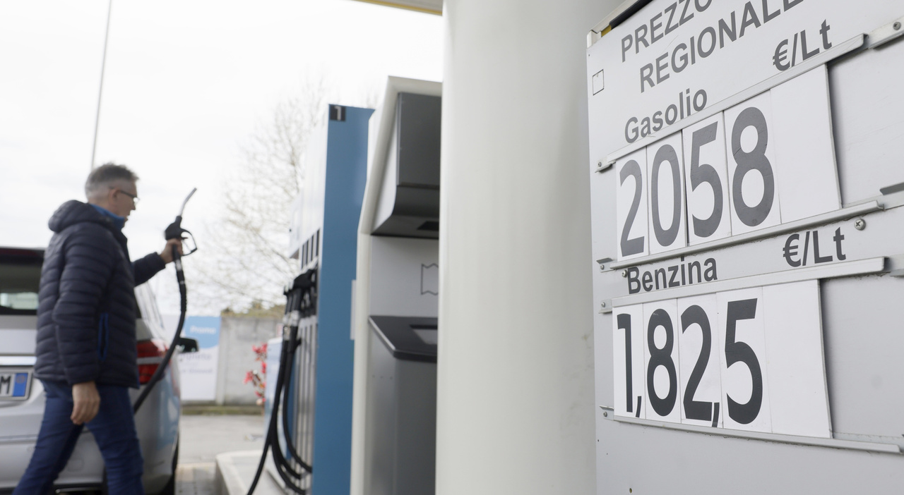 decreto-carburanti-il-piano-del-governo-bonus-per-autotrasportatori