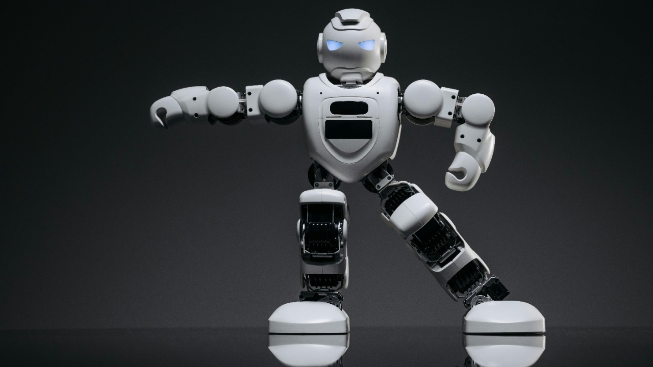 AI evolved robot designs in simulation, then scientists built them outdoors