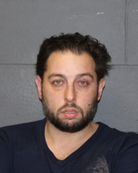 Man arrested after fleeing traffic stop in Southington