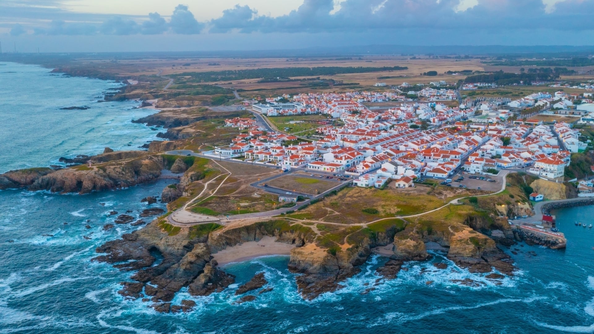 Au Portugal Ce Petit Village De P cheurs Baign Par L oc an Atlantique 