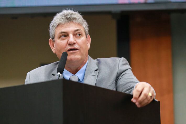 Deputado é gravado comemorando licitação do governo de MT: 'Uma é a minha'