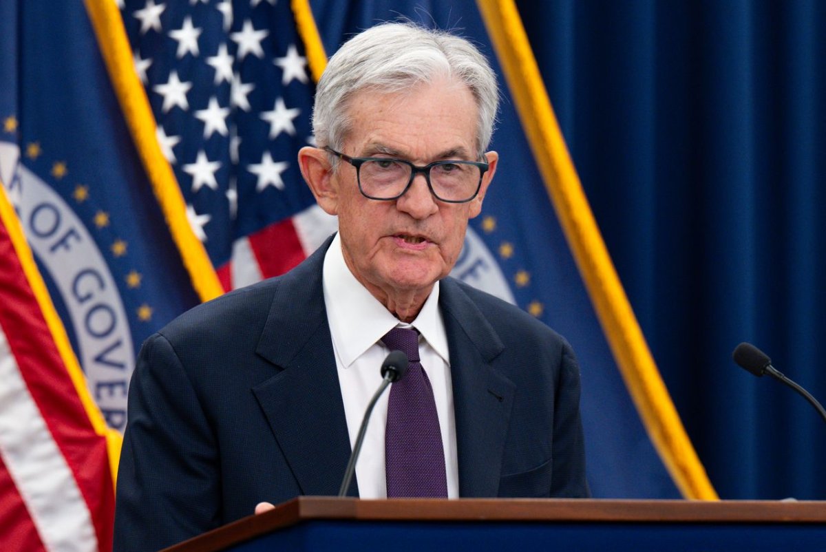 Fed holds interest rates steady amid Iran war, poor inflation report