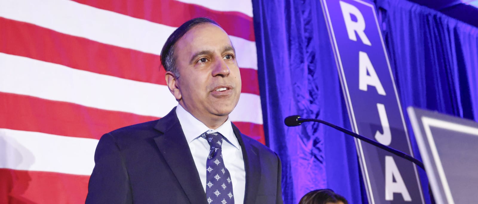Losing Democrat candidate charges 13 bucks for water after dumping ...