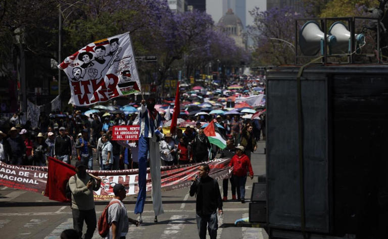 En vivo marcha de la CNTE en CDMX y plantón en el Zócalo; minuto a ...
