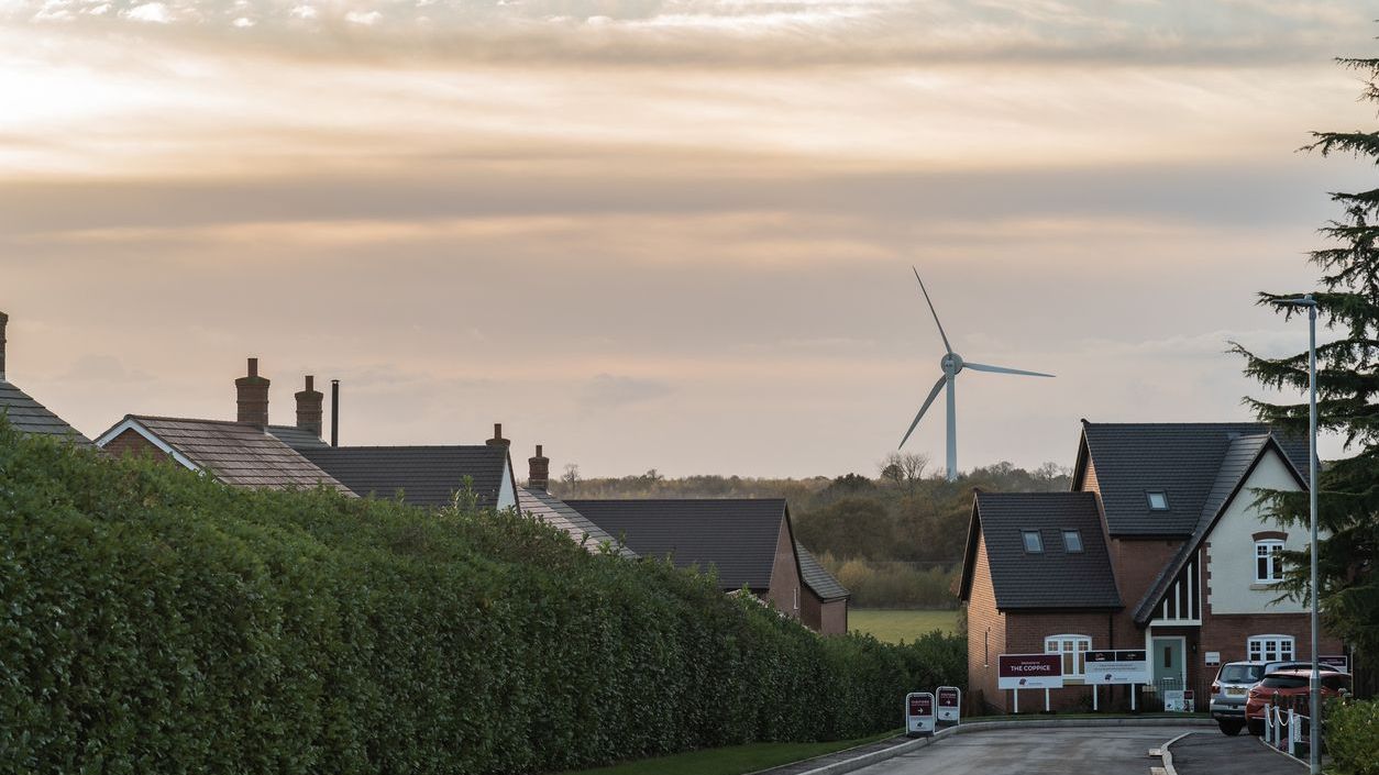 UK homeowners to be permitted to install wind turbines in gardens to ...