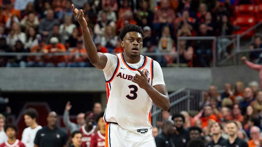 Steven Pearl, Keyshawn Hall address absence of Auburn forward KeShawn Murphy<br>