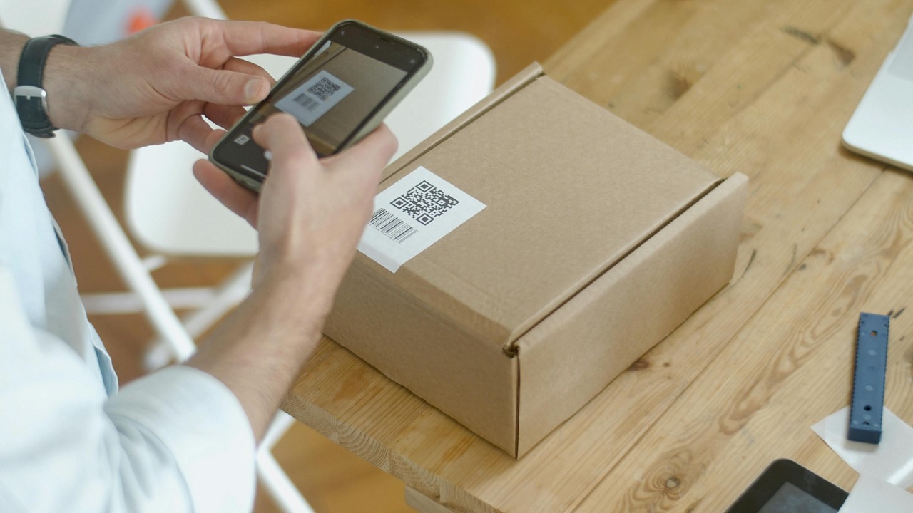 FBI warns against scanning QR codes from unsolicited packages