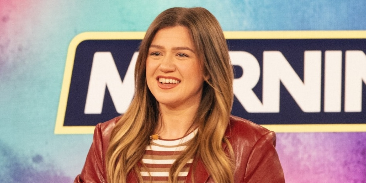 Kelly Clarkson fans have no words after seeing her latest airport outfit