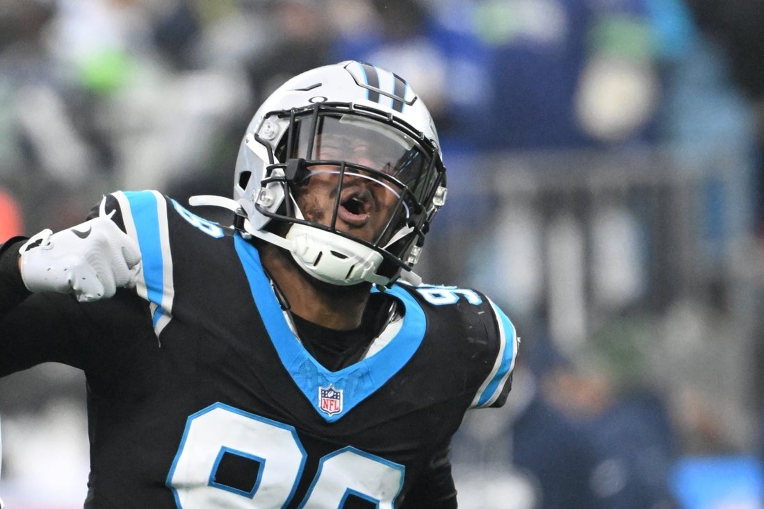 Lions add edge rusher DJ Wonnum