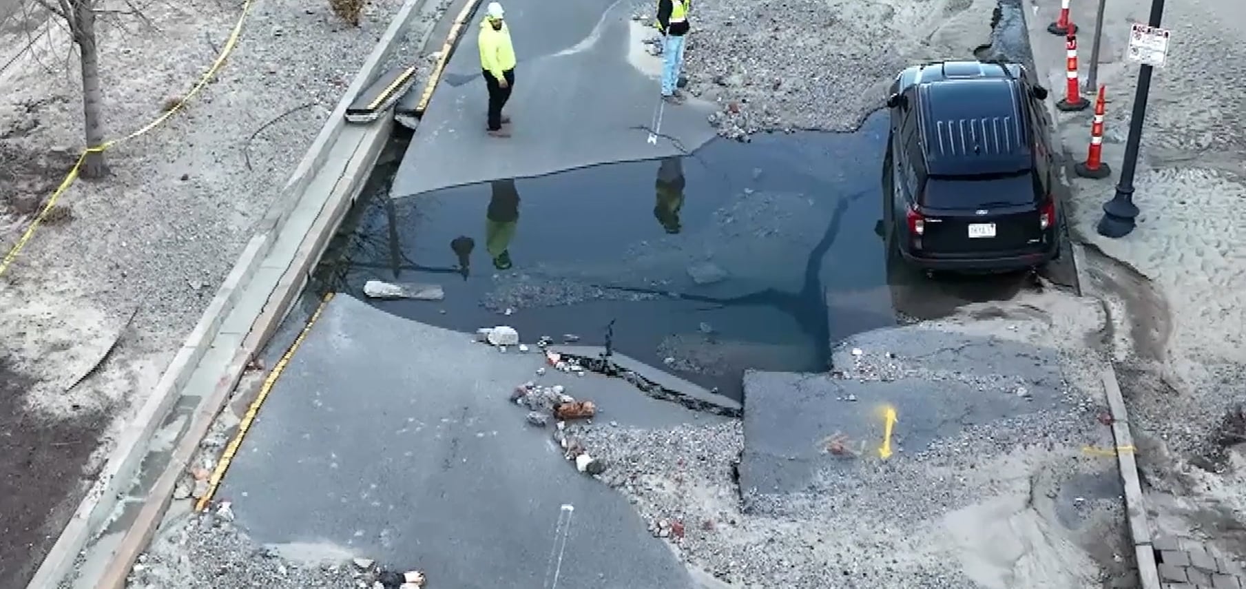 Crews working throughout the day to repair water main break in Boston ...