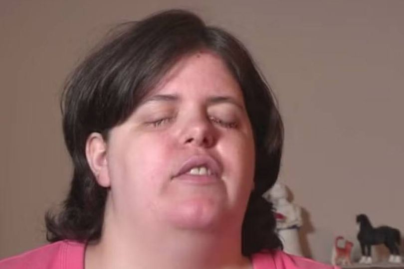 Jewel says she had yearned to be blind when she was a child