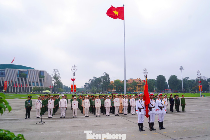 Hơn 300 gương mặt trẻ Công an tiêu biểu các thời kỳ báo công dâng Bác