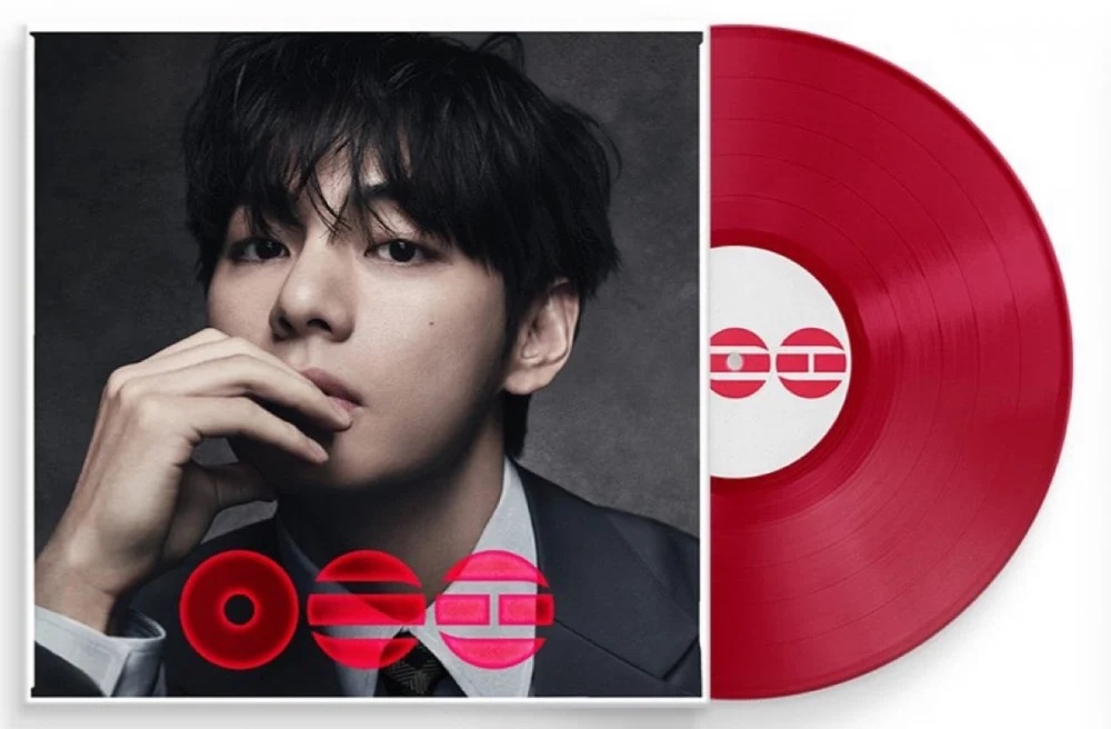 Album LP “Velvet Red” của V BTS bán chạy toàn cầu