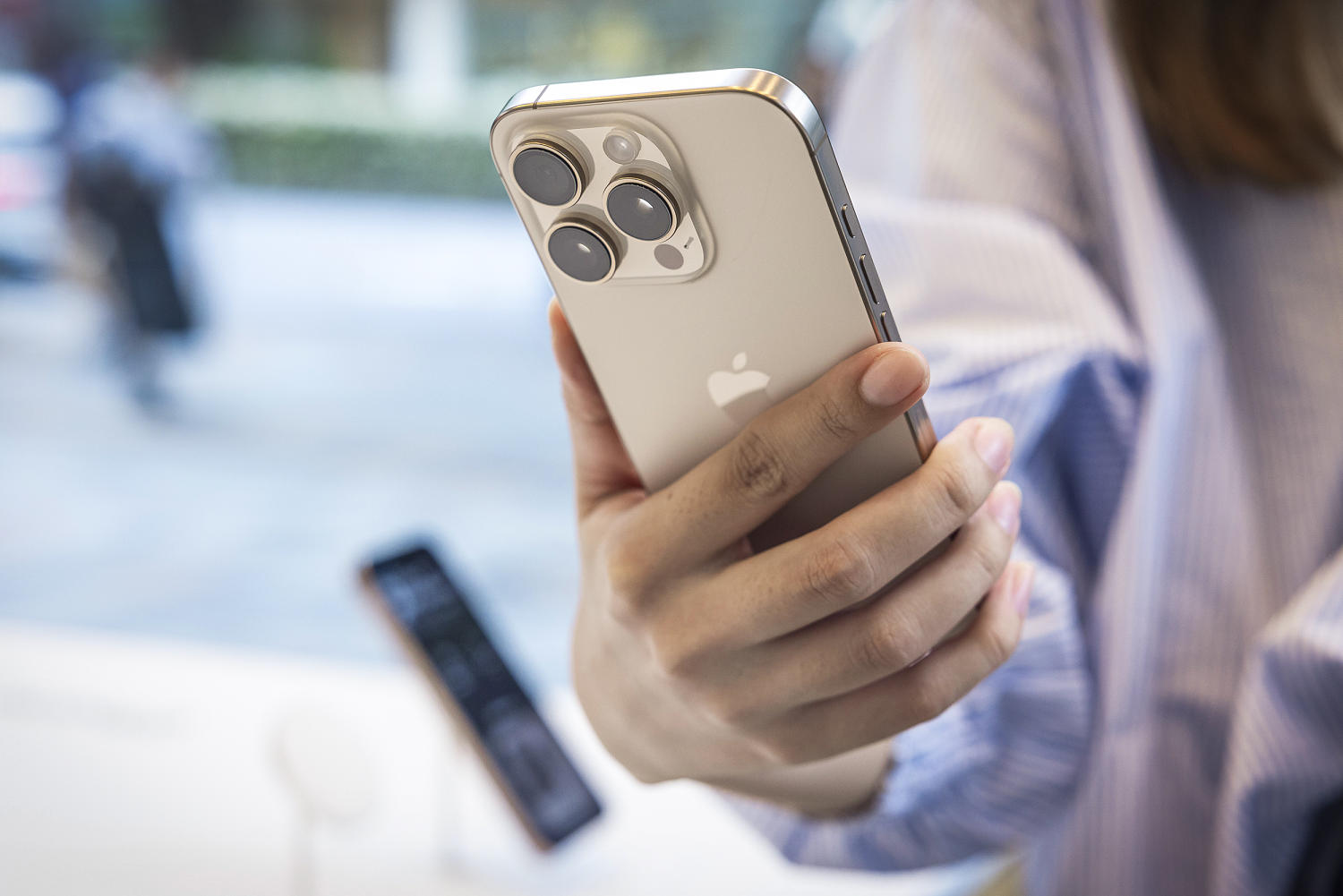 Apple warns iPhone users to update software after mass hacking campaigns<br><br>