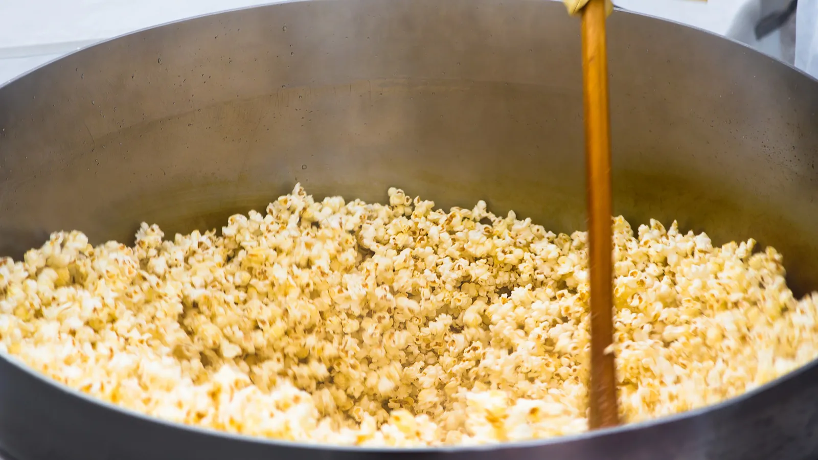 This popcorn topping trend skips M&M’s and Nutella for melted chocolate ...