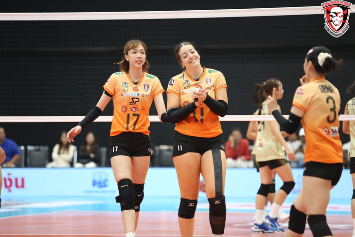 Cô gái Việt cao 1m95 gây sốt trước vòng đấu sinh tử của giải bóng chuyền Thái Lan