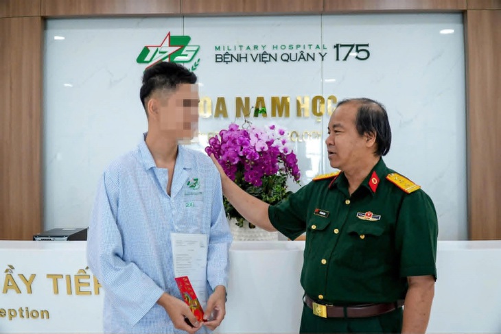 Đau dữ dội vùng bìu, nam sinh suýt mất tinh hoàn