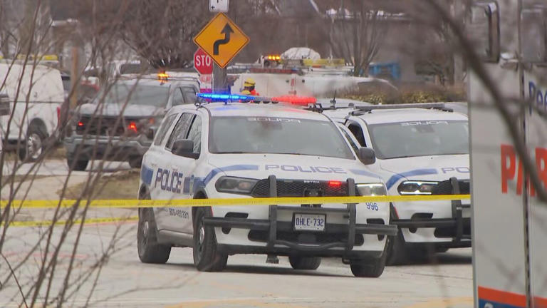 Boy dead after being struck by GO train in Mississauga, police say