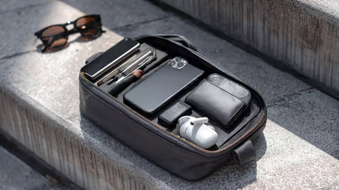 Smart everyday bag essentials that make urban life easier and more ...