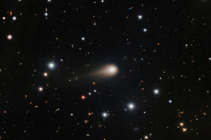 Sao chổi cổ xưa hơn Hệ Mặt Trời vừa bay qua Mộc Tinh