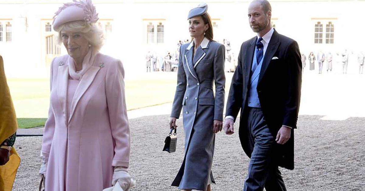 Kate delivers the perfect curtsy for Camilla — but it