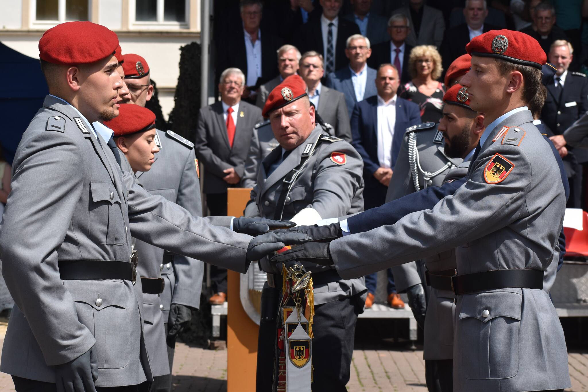 Das Gelöbnis der Bundeswehr: Diese Worte sprechen die Rekruten in Altenburg