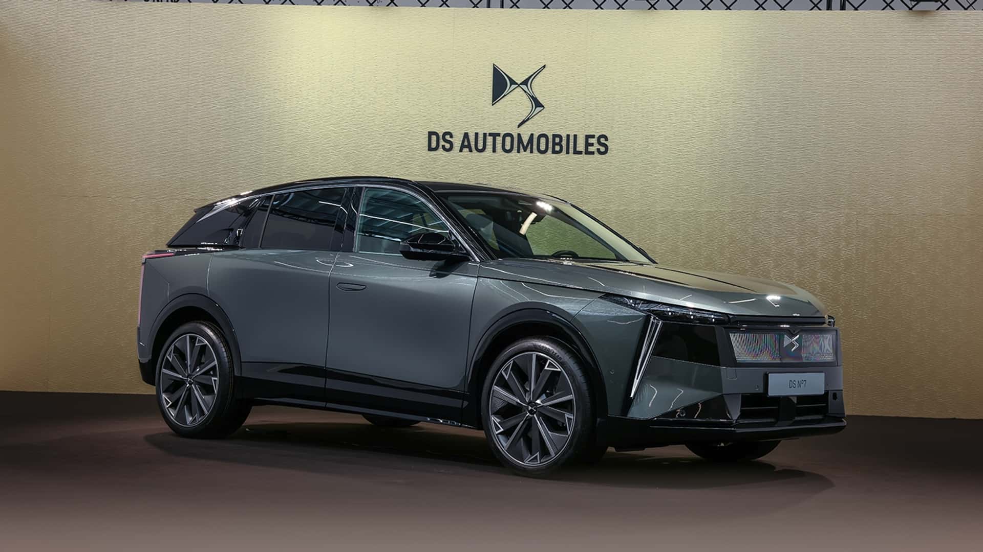 The DS DS N°7 is a compact electric crossover with a huge battery
