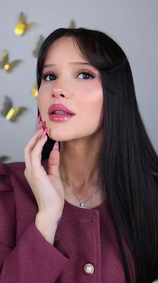 Soft and satisfying ASMR makeup application