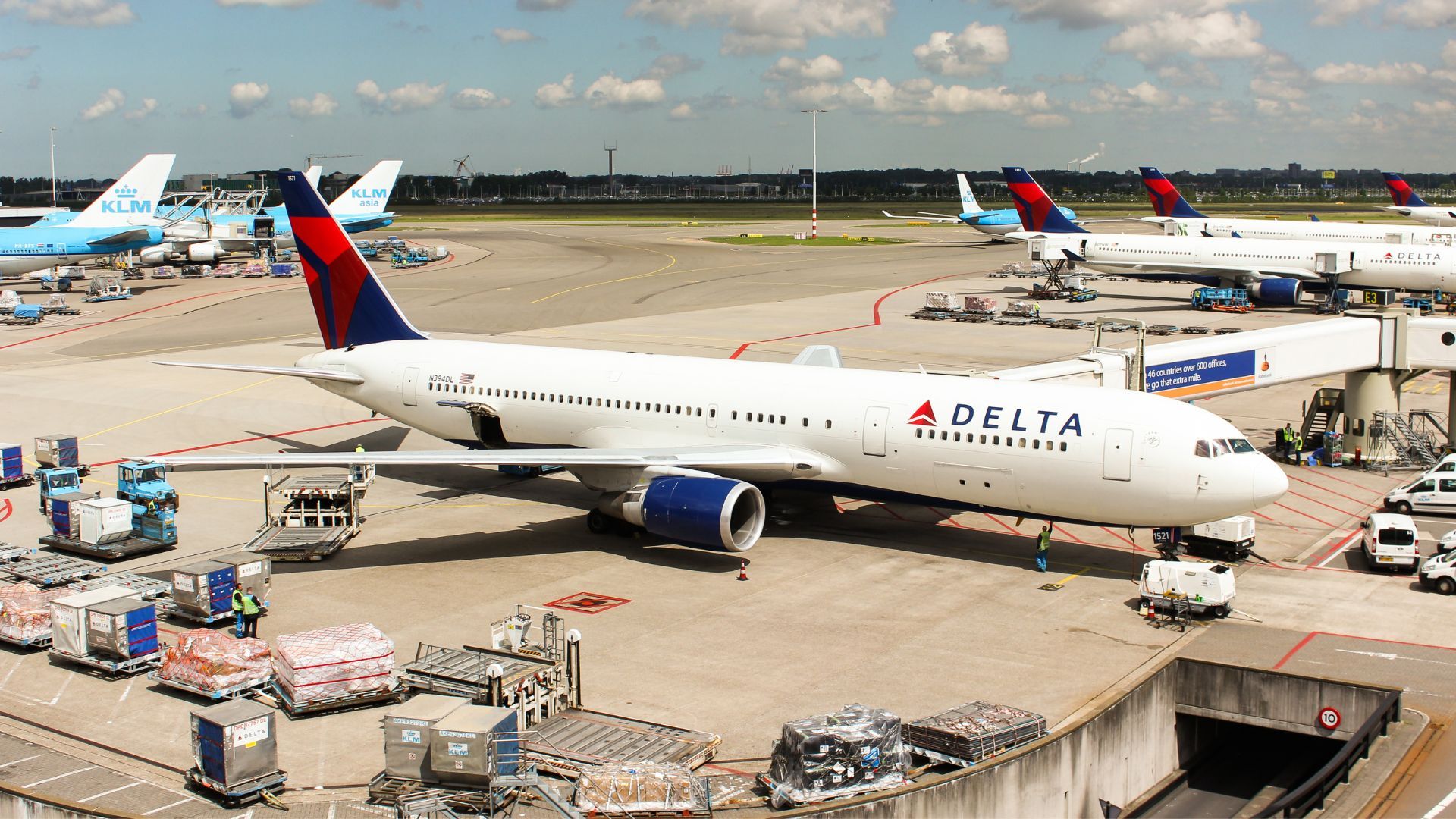 Delta under fire as musician blasts airline for ruined bags