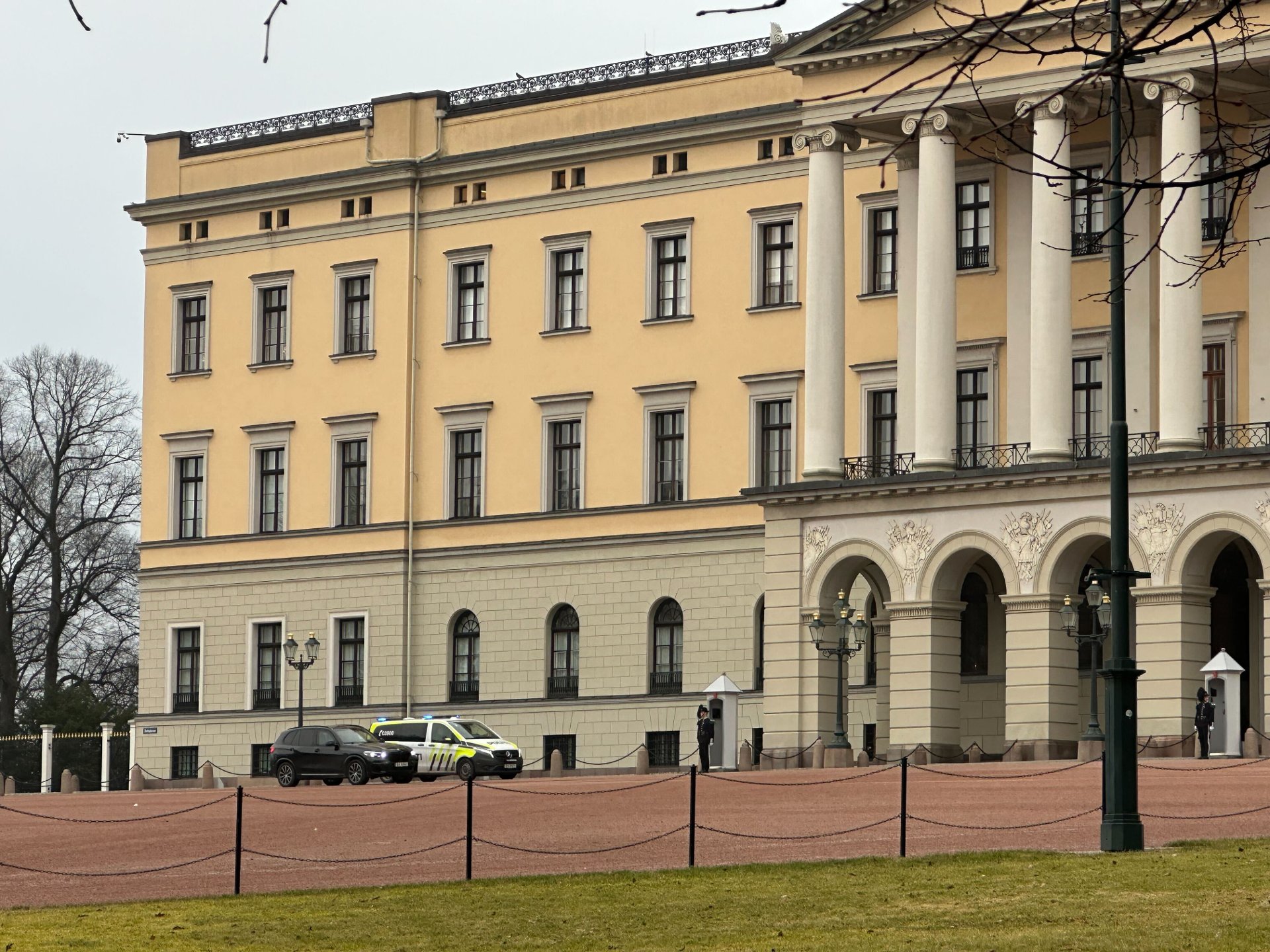 Fortsatt hemmelighetsfullt etter møtet på slottet