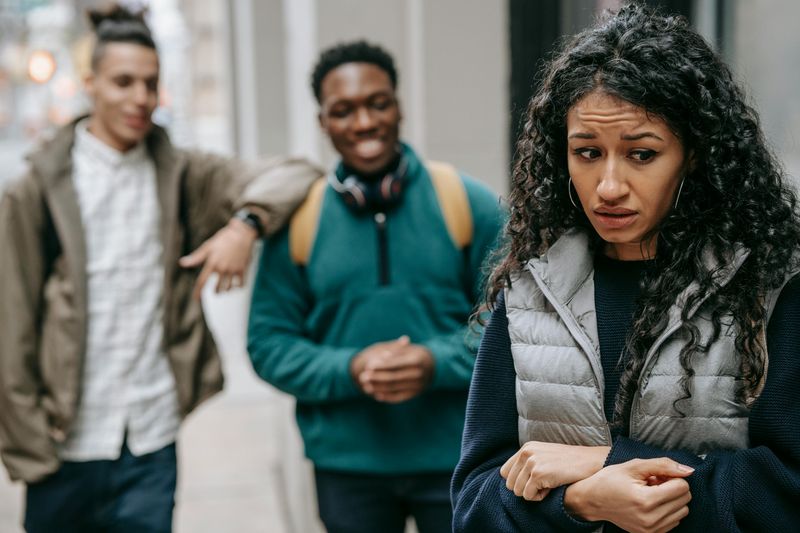 The 7 real reasons men don’t make the first move anymore