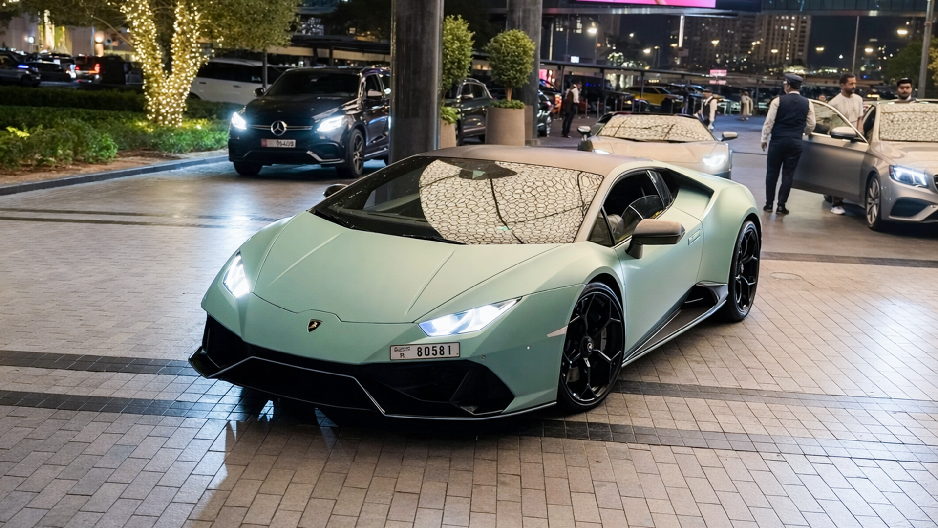 Dubai nights with a $261,000 Lamborghini Huracán EVO