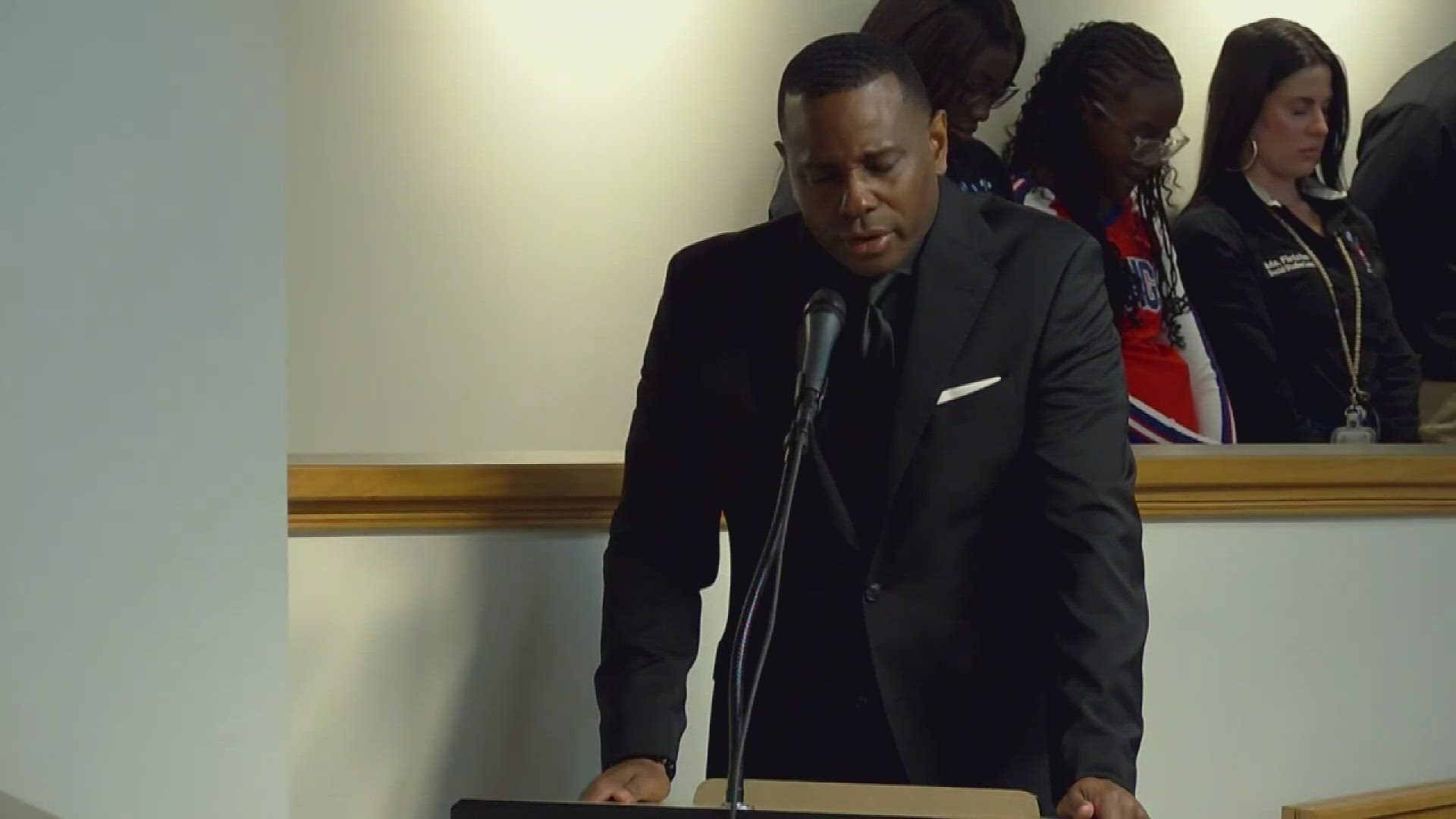 Prayers at Duval school board meetings draw First Amendment concerns