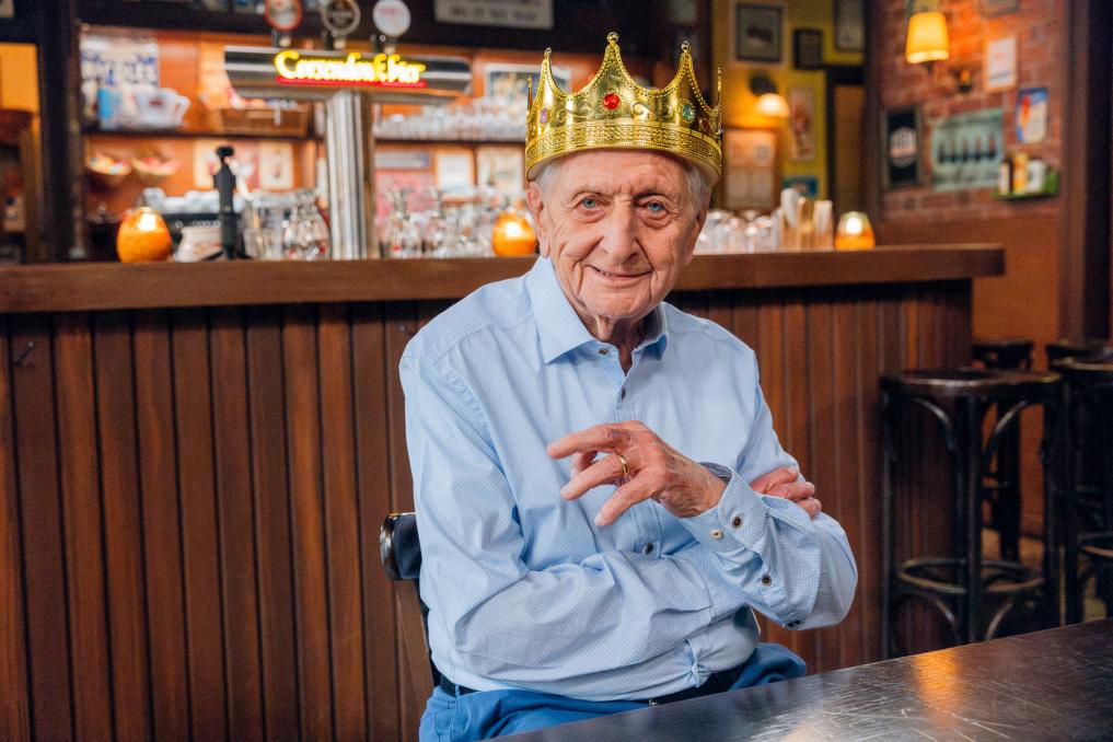 Hoo-ray! Ray Verhaeghe wordt voor zijn 100ste verrast door zijn ‘Familie’
