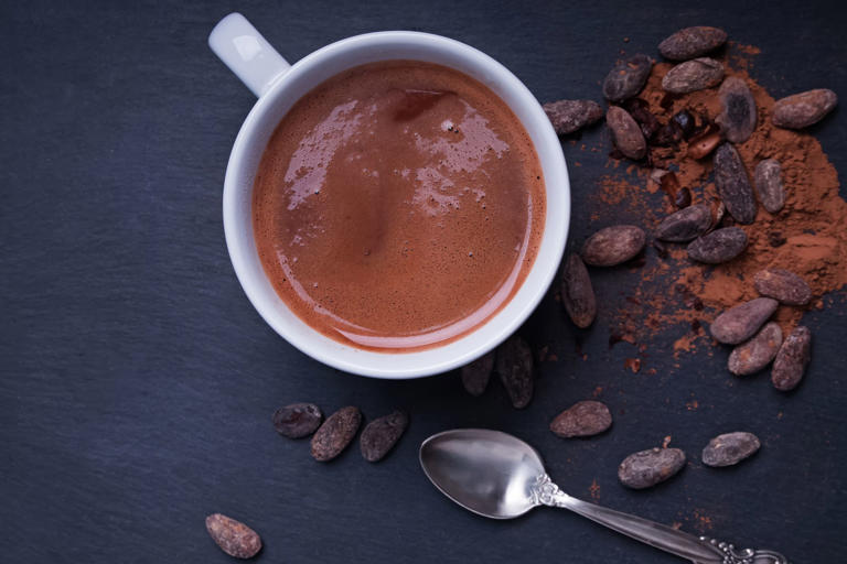 Chocolat chaud d'Halloween crémeux : la boisson délire à base de ...