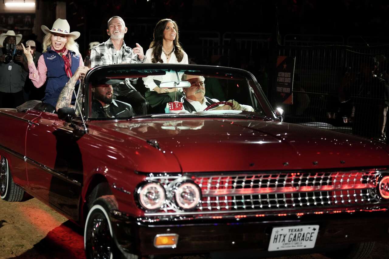 Koe Wetzel makes blazing Houston Rodeo debut with assist from Paul Wall ...
