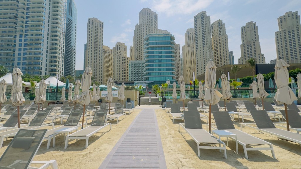 Dubai is now just a 'ghost town' of empty sun-loungers and pools